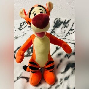 TIGGER from Disney’s Winnie the Pooh Soft-to-Touch Microfibre 15” Plush Toy EUC